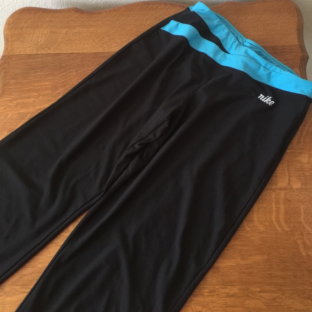 Nike Capri work out pants